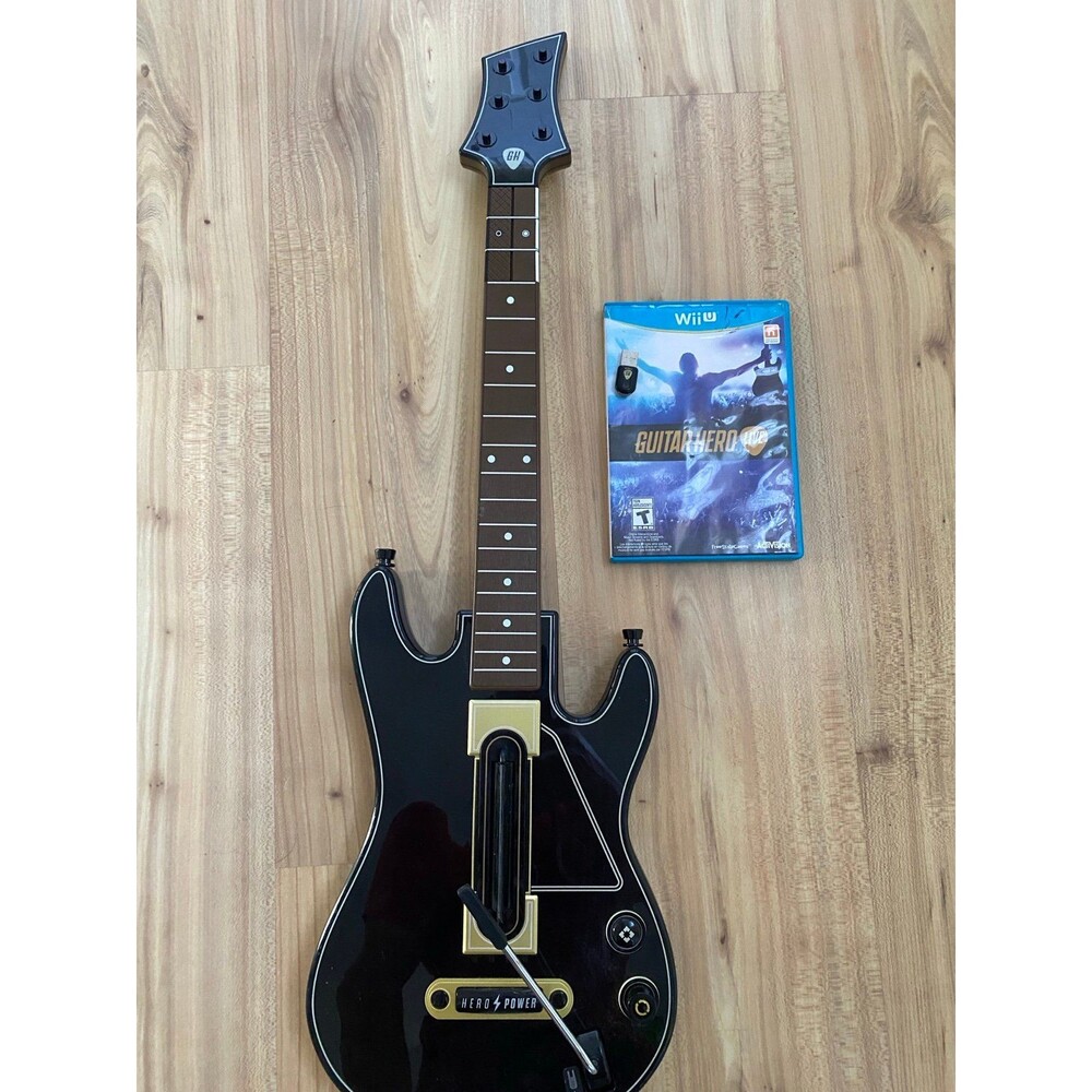 Guitar Hero Live (Wii U, 2015) Bundle Game & Guitar w/wireless Dongle Activision